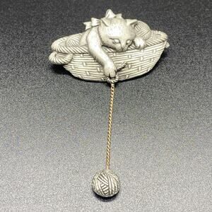Vintage JJ Jonette Jewelry Cat With Yarn Brooch Pin Pewter Tone